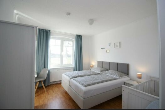 Schlafzimmer 2