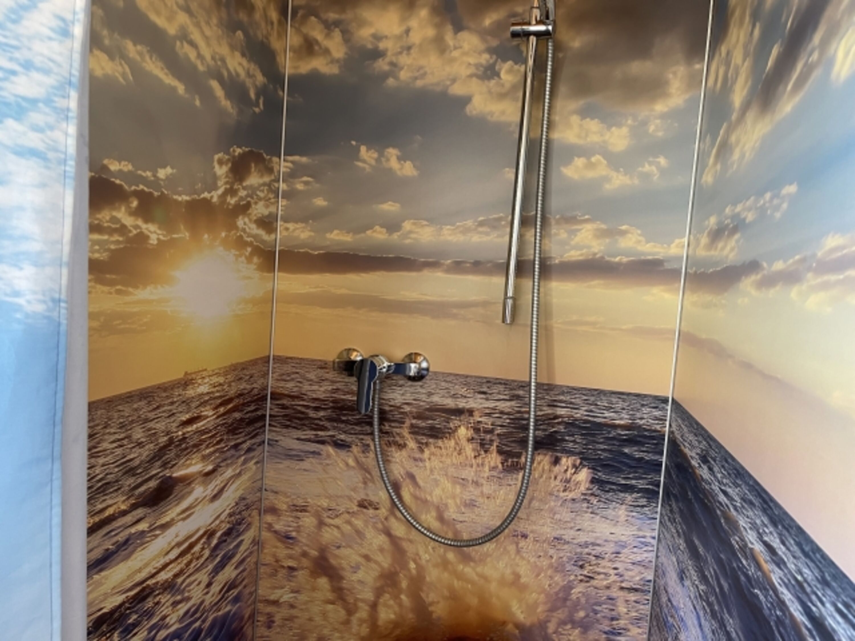 Standmotiv in der Dusche