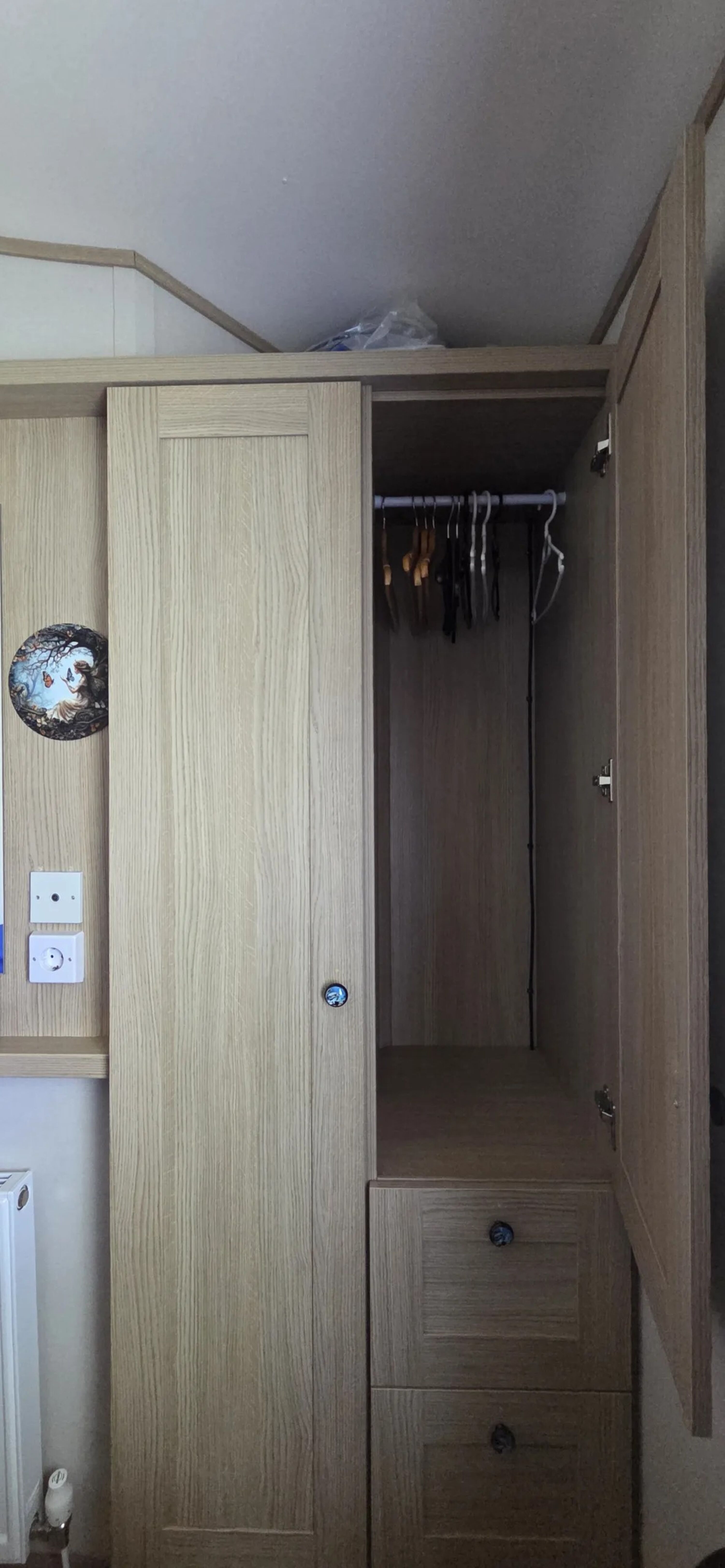 kleines Schlafzimmer - Kleiderschrank