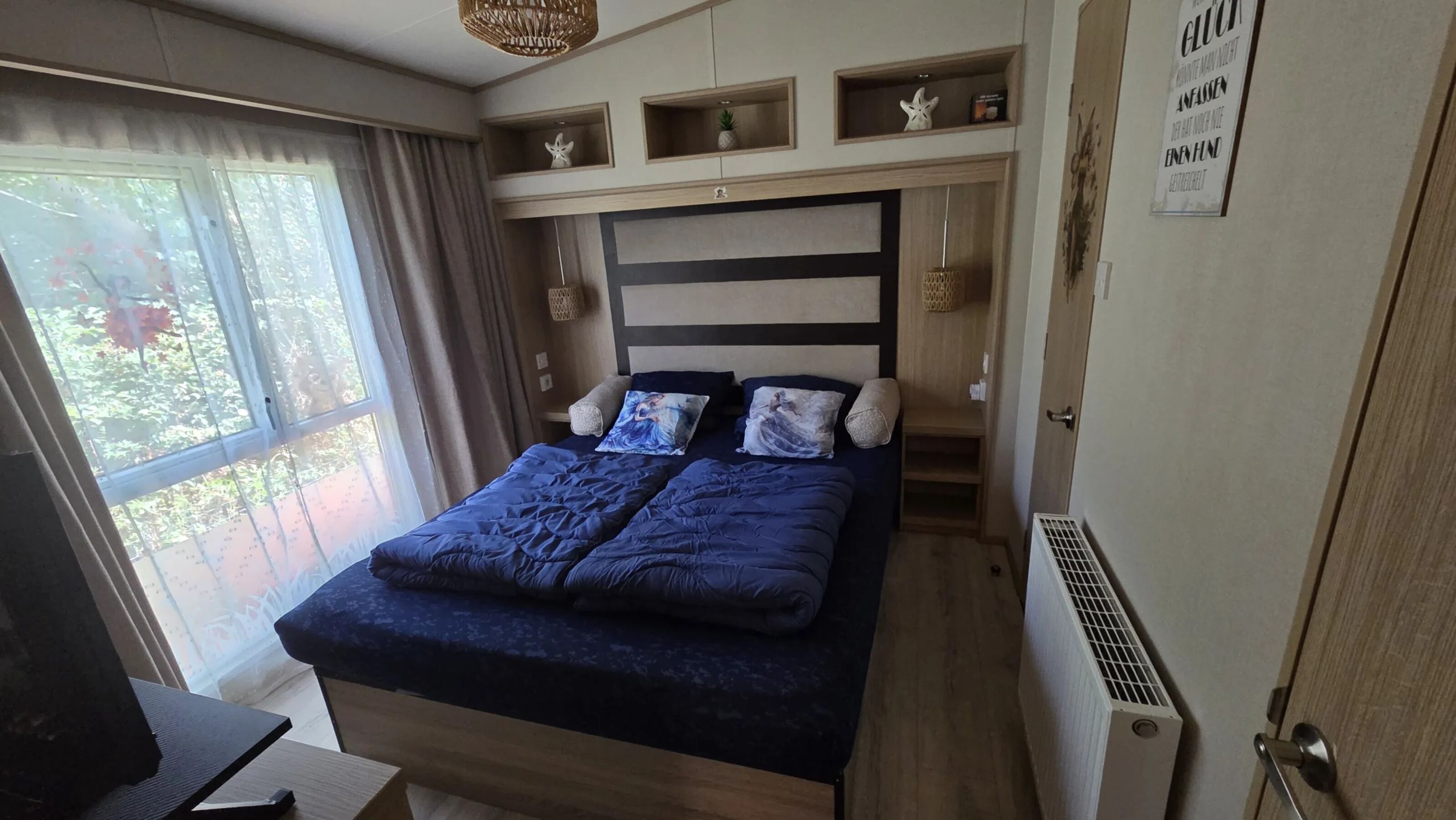 großes Schlafzimmer