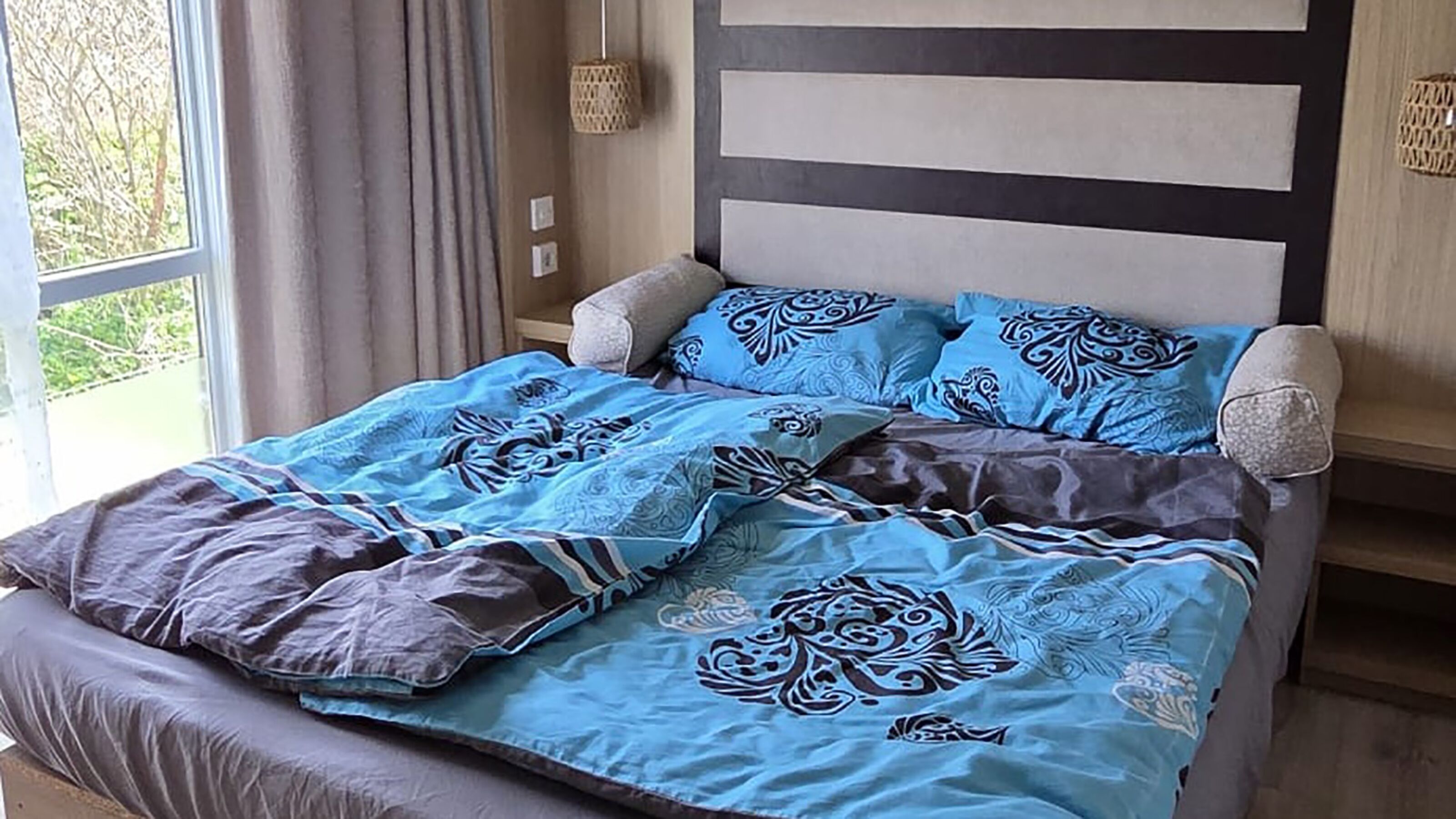 Schlafzimmer 1