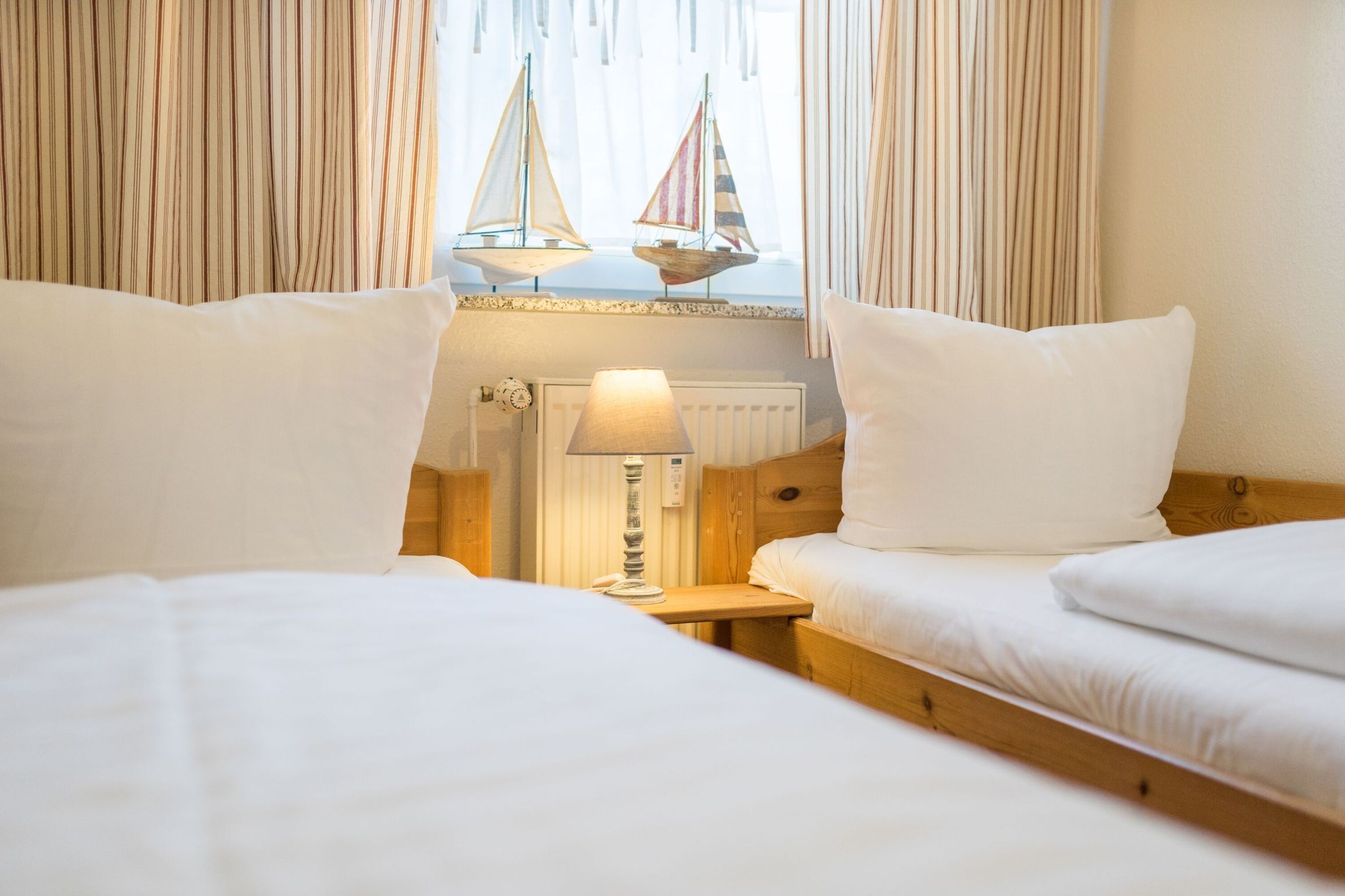Schlafzimmer mit 2 Einzelbetten