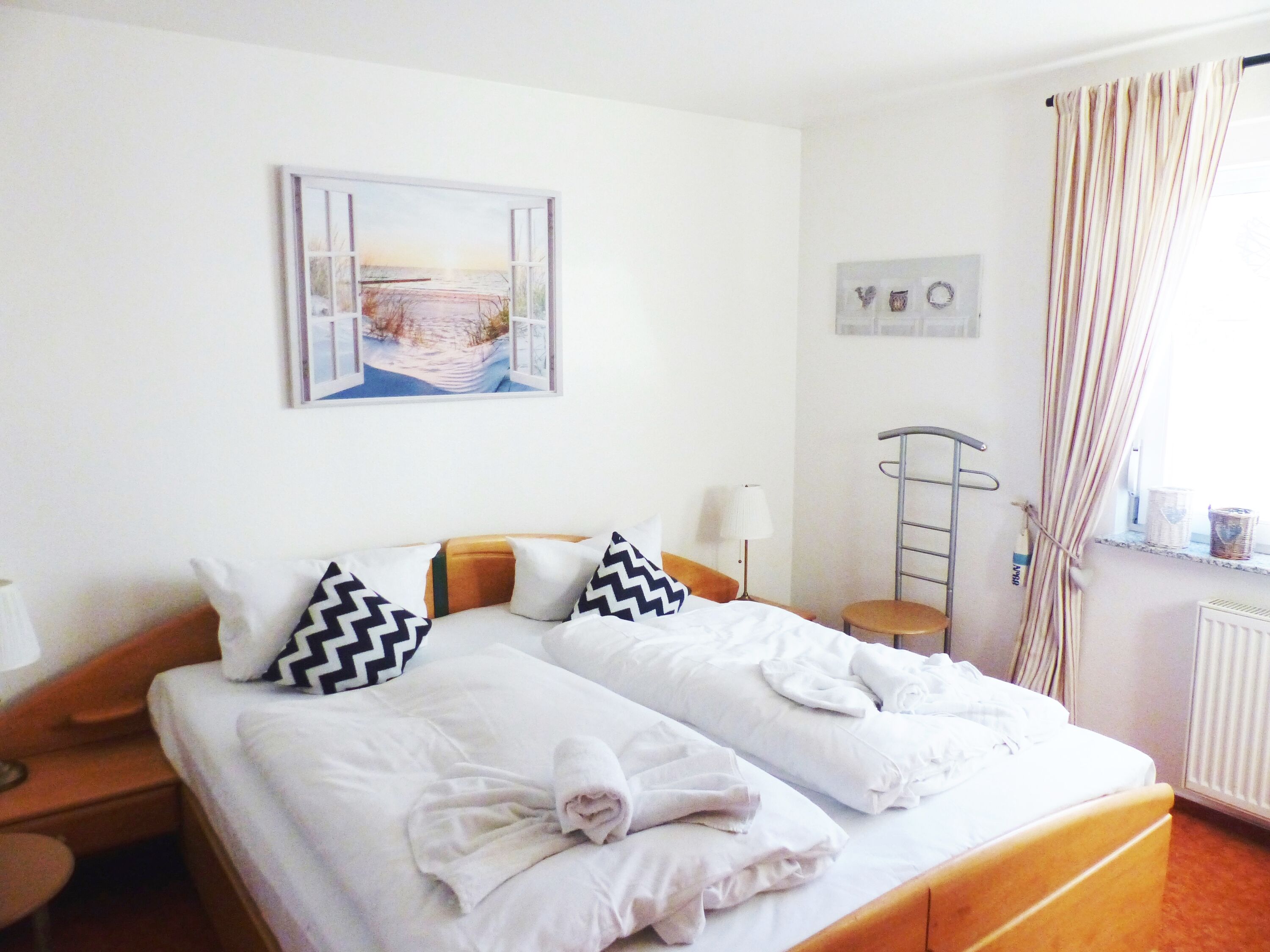 Schlafzimmer mit Doppelbett