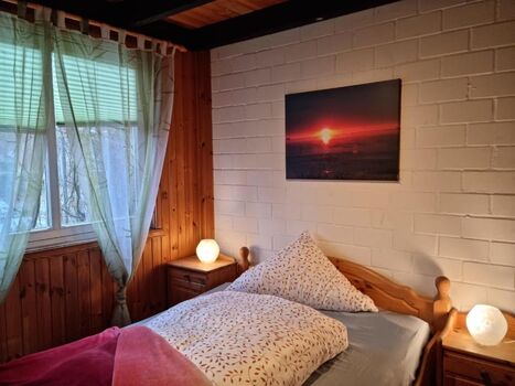 Schlafzimmer 1