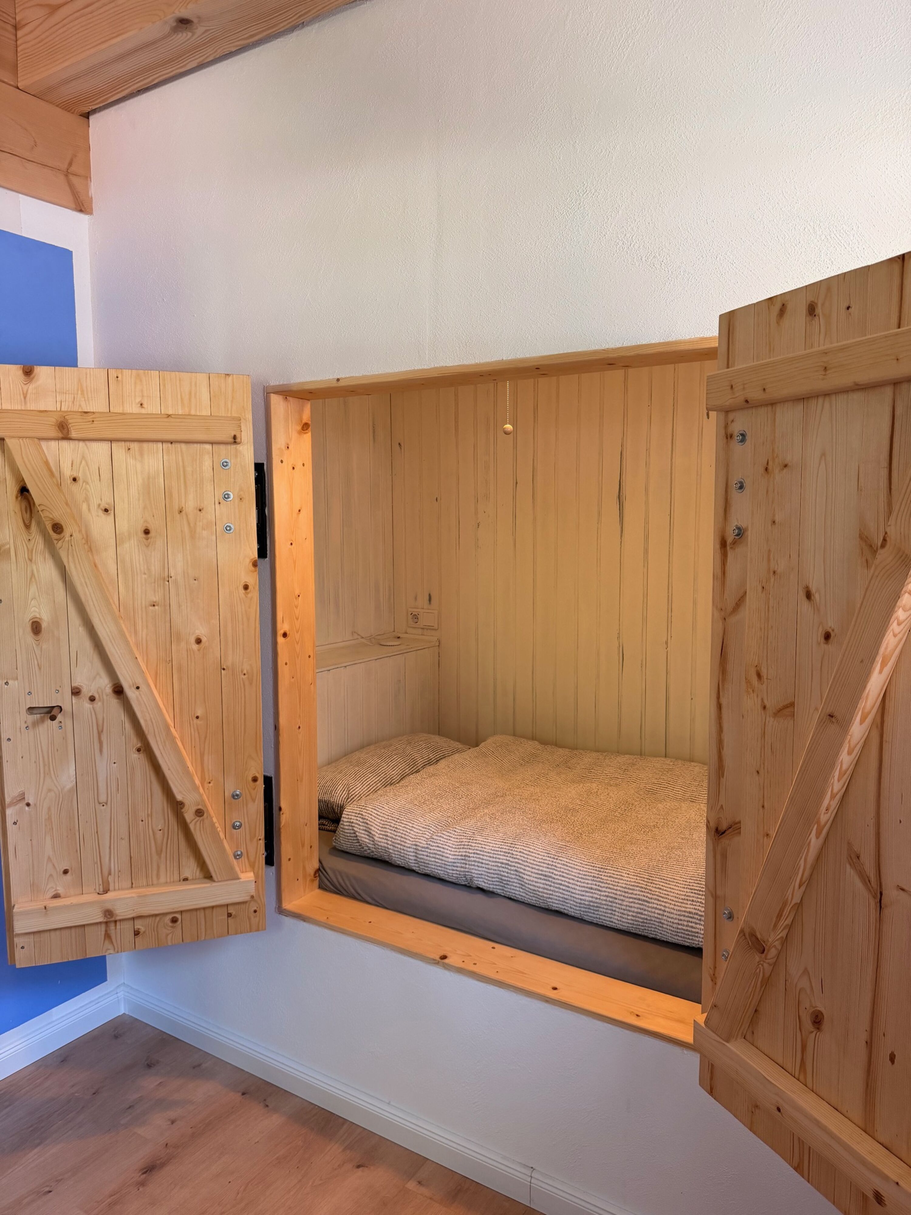 Alkofen-Bett