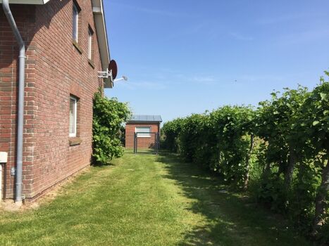 Nebeneingang zum Garten