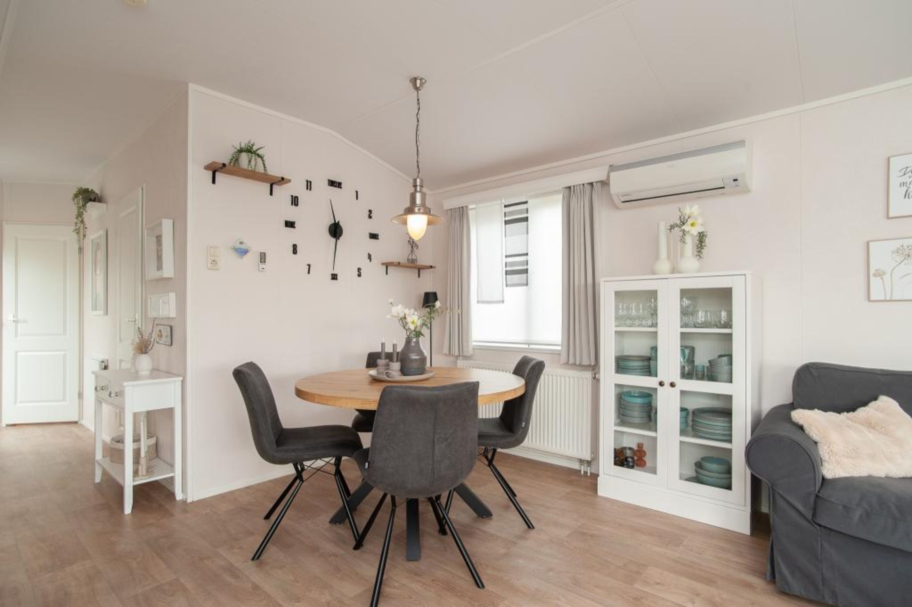 Wohnzimmer mit Essbereich