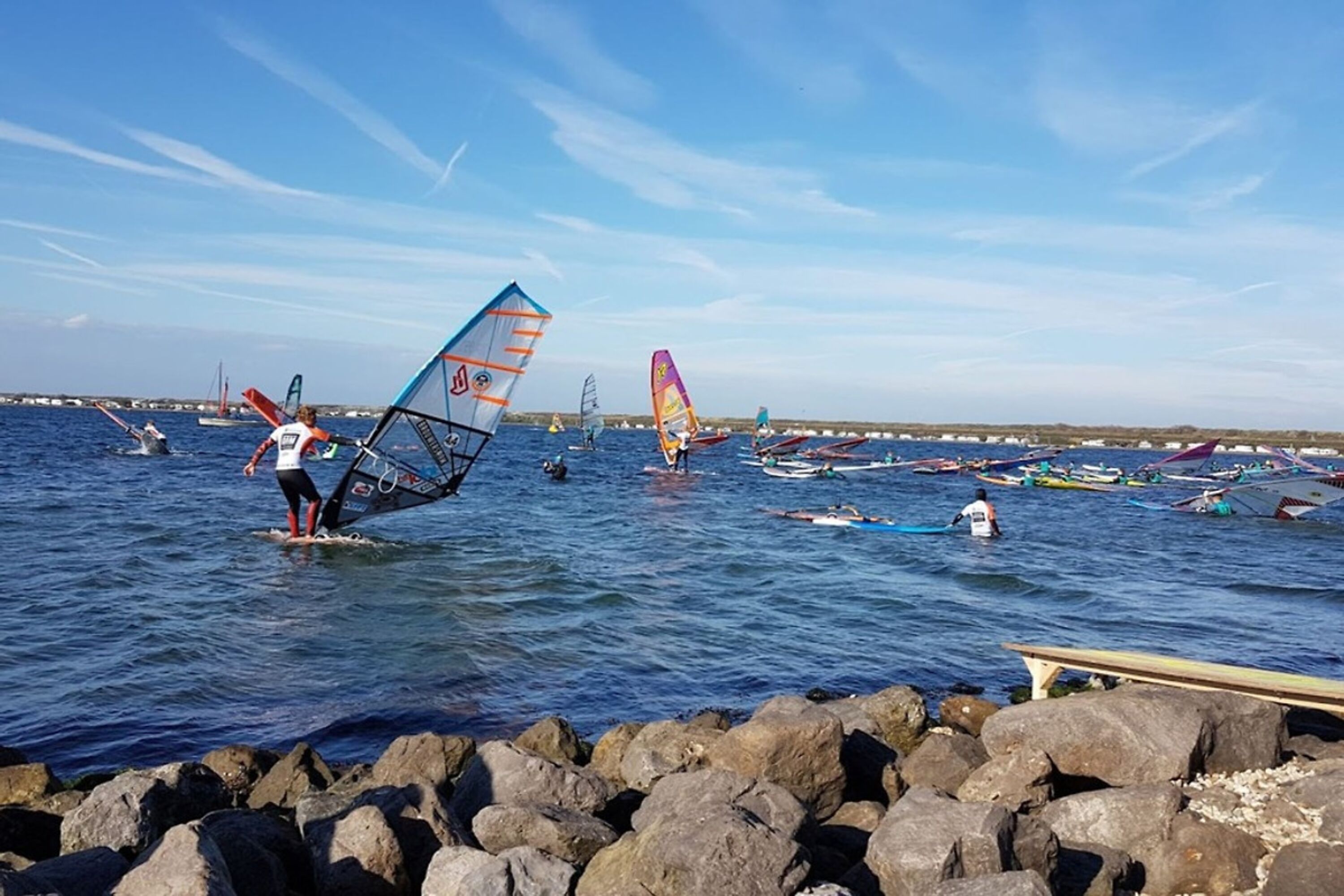 Windsurfen am Brouwersdam – Wassersport am Grevelingenmeer in Zeeland