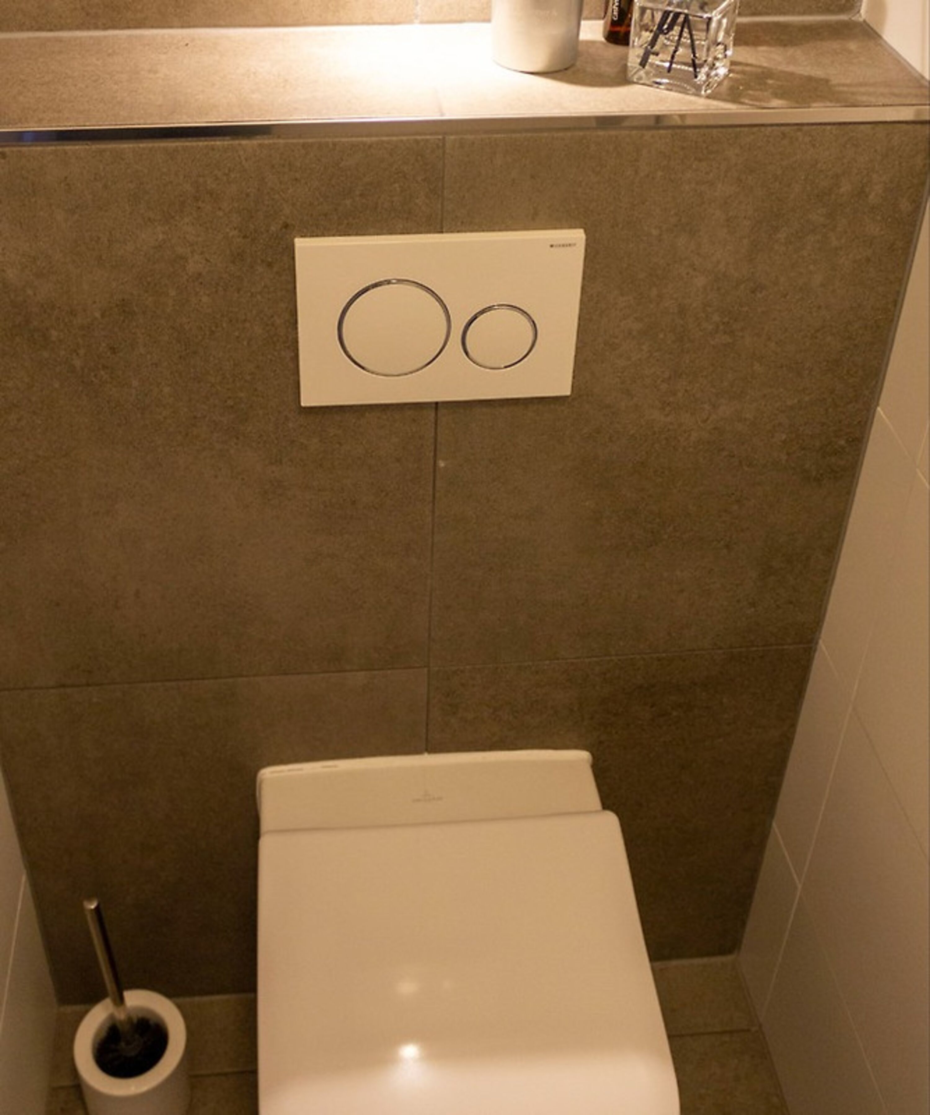 Zweite separate Toilette im Obergeschoss