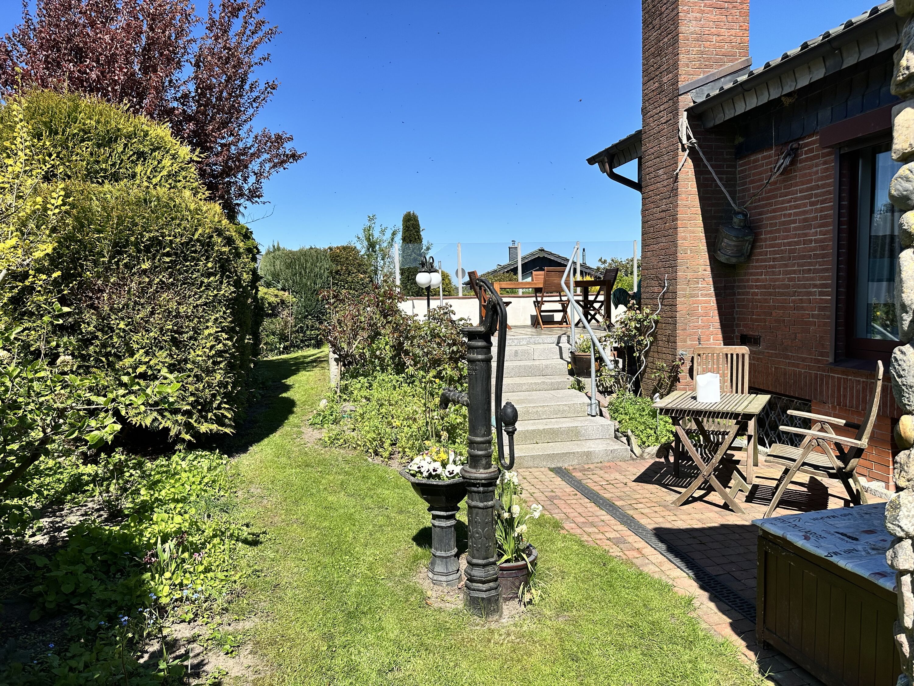 Garten mit Terrasse