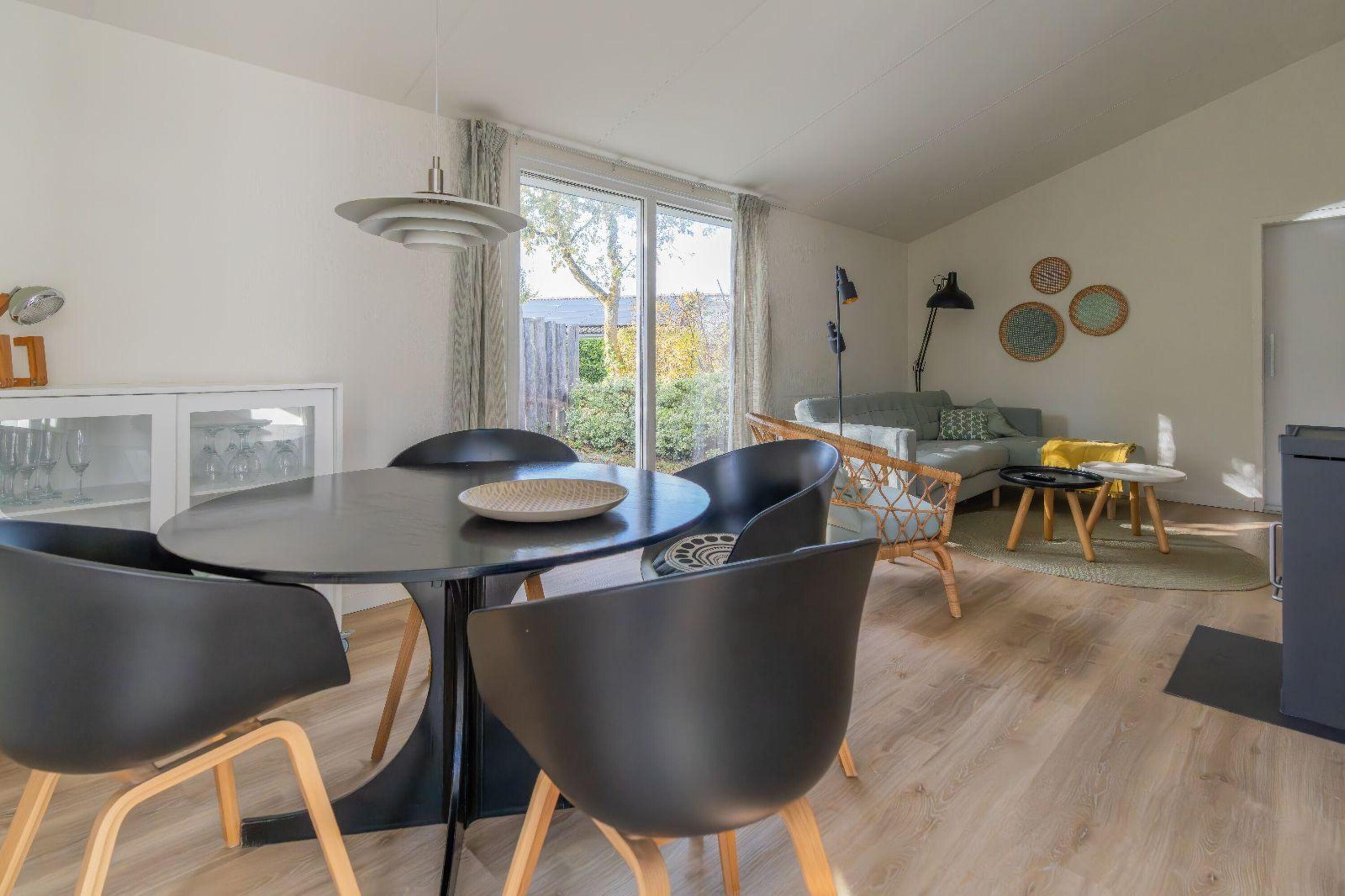 Das sehr geschmackvoll eingerichtete Wohnzimmer