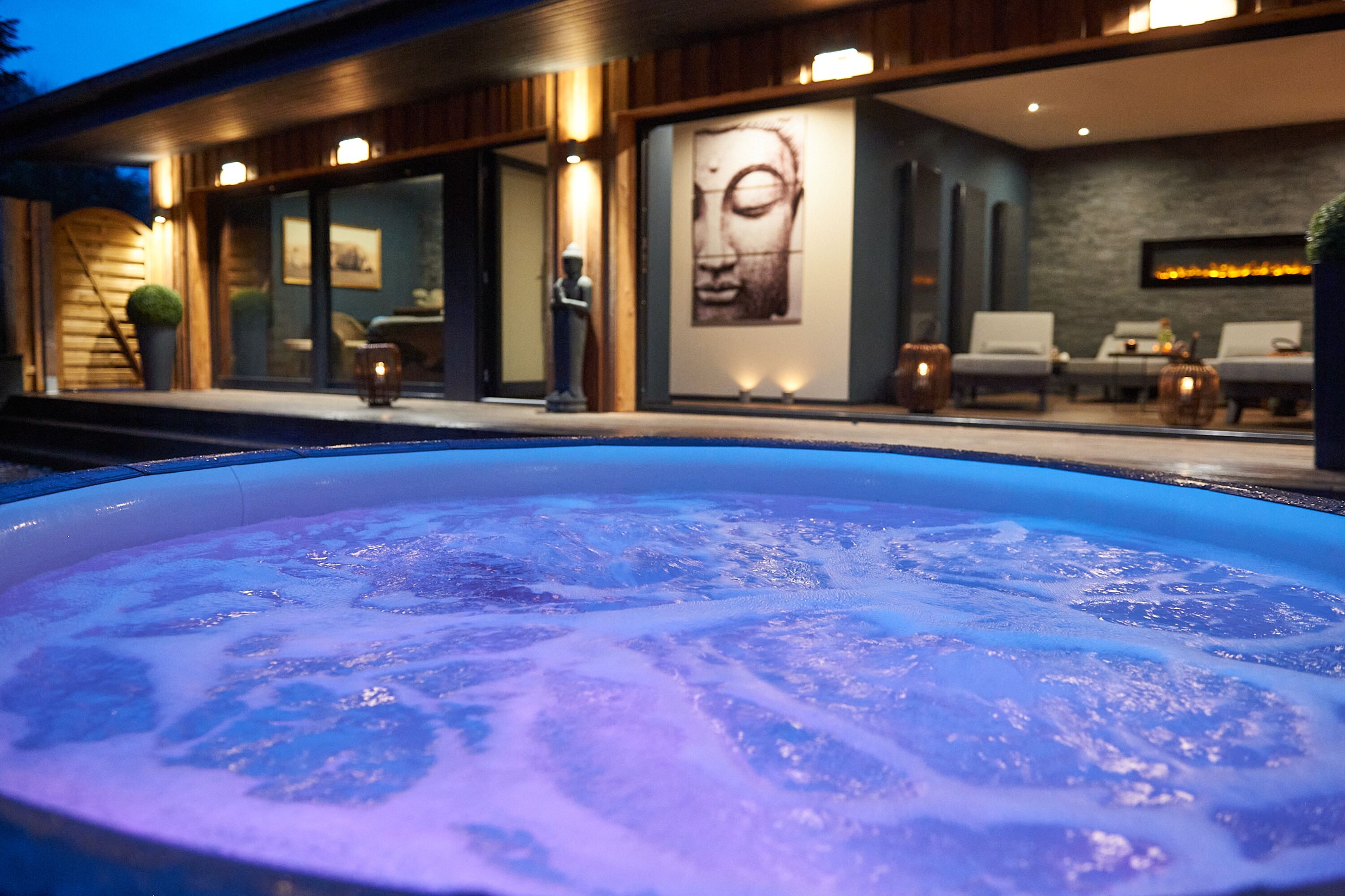 Whirlpool im Wellnessbereich