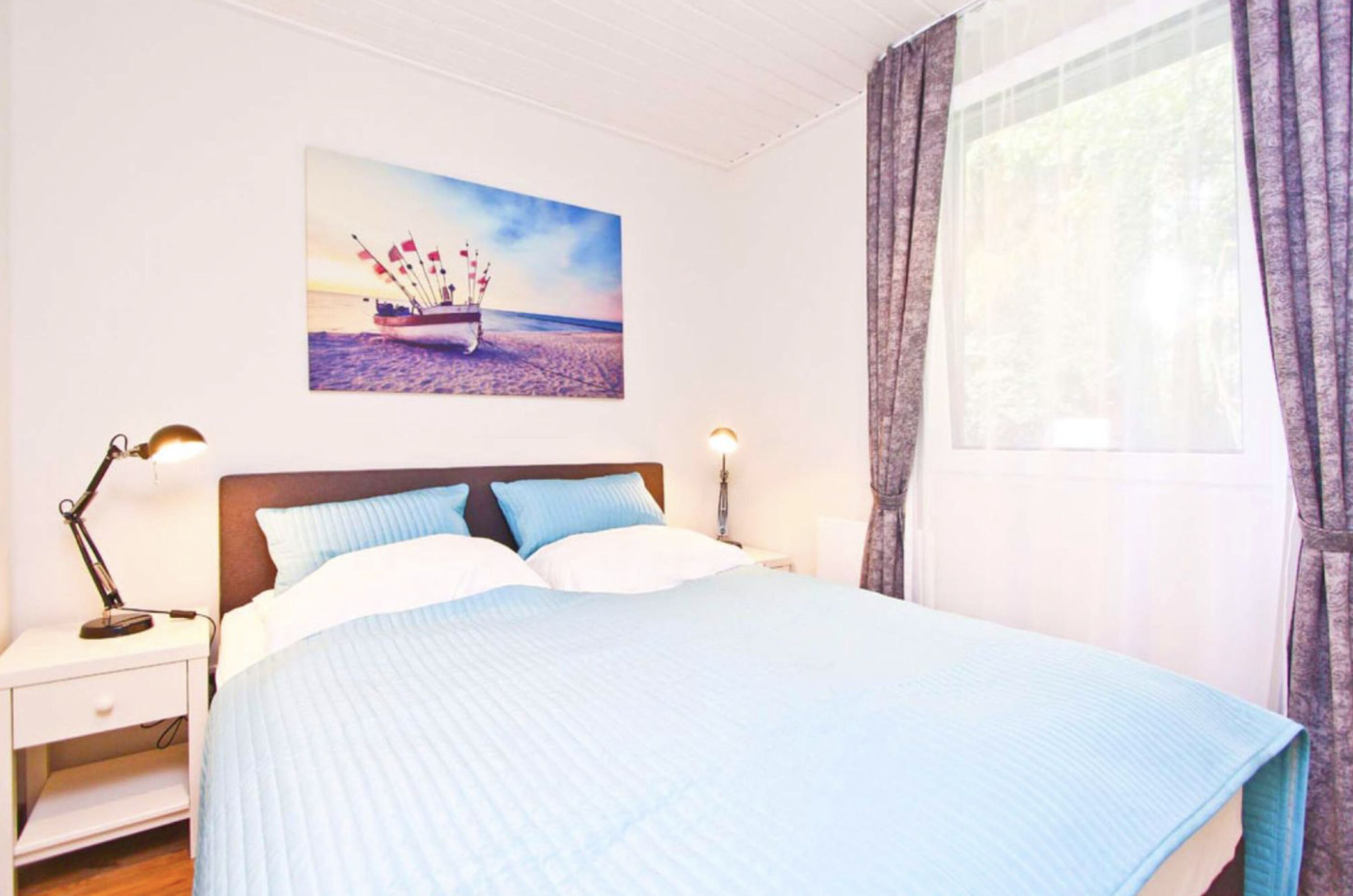 Schlafzimmer mit Doppelbett