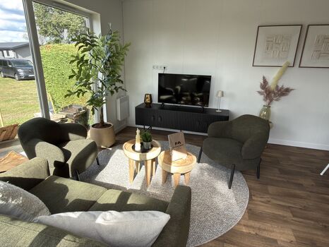 Sofaecke mit Blick auf TV-Wand