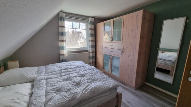 SZ 1, geräumiger Schrank