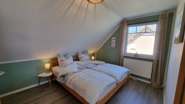 Schlafzimmer 2, Bett 180x200