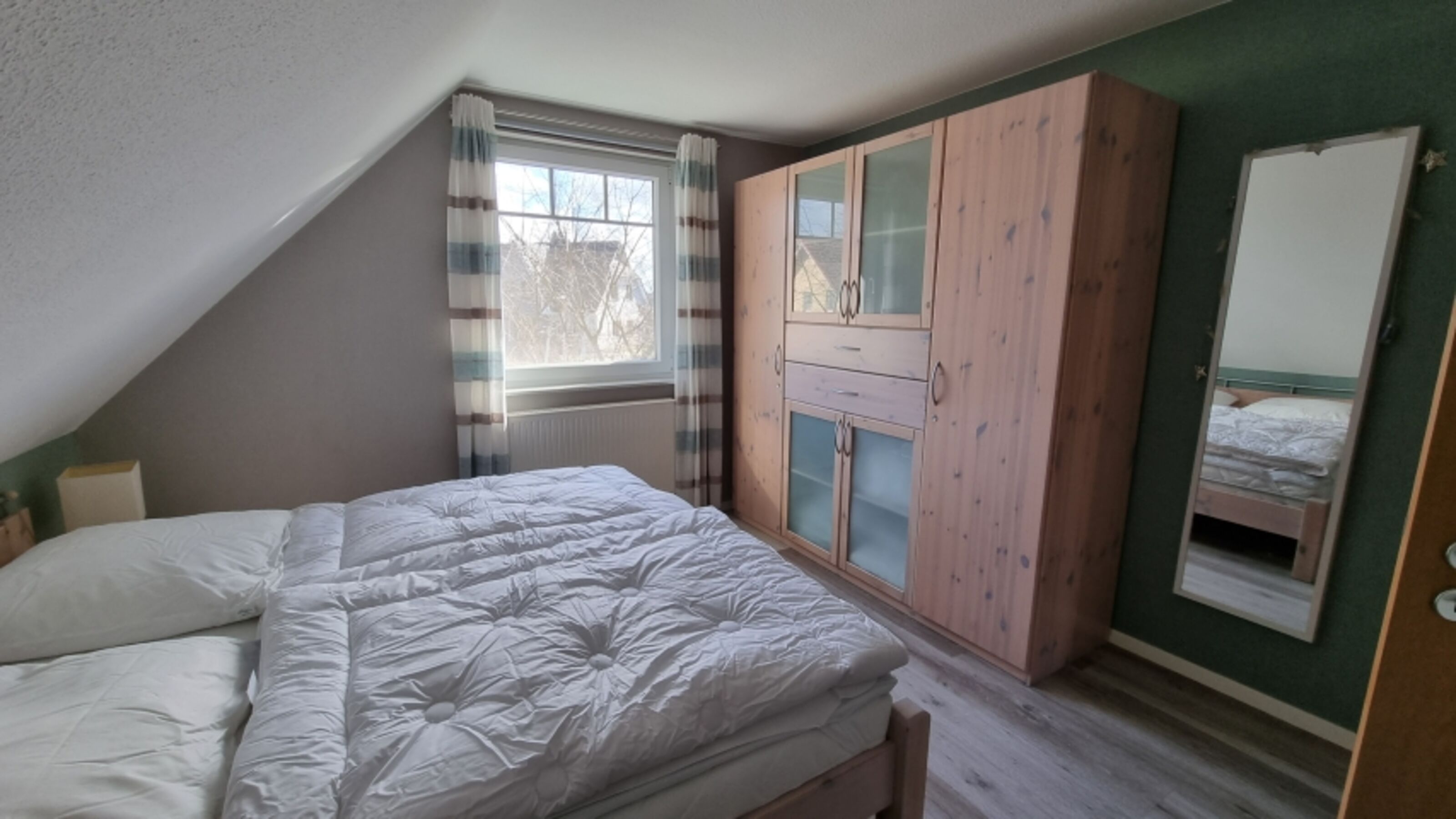 SZ 1, geräumiger Schrank