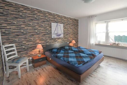 Großes Schlafzimmer