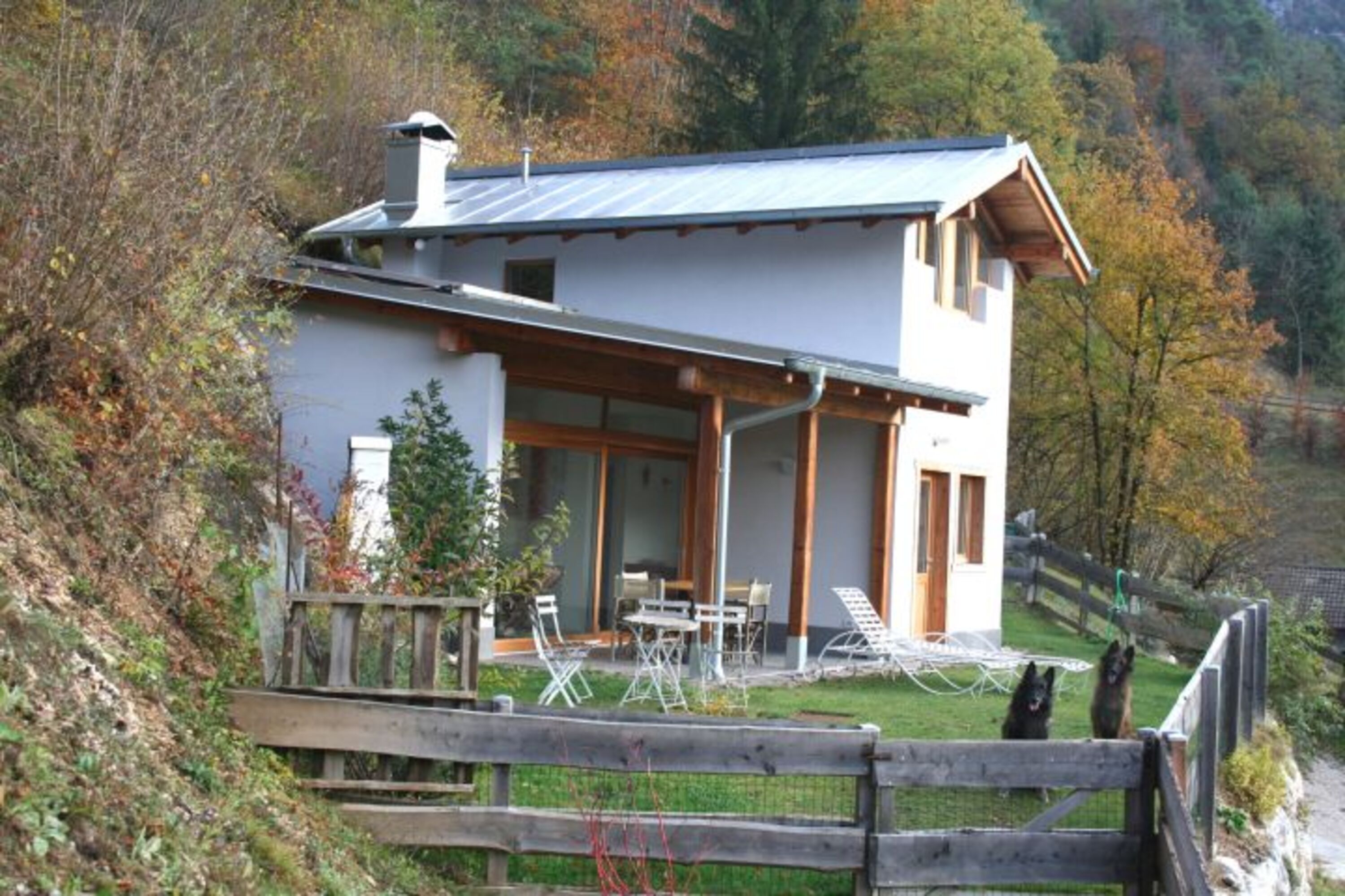 Hundefreundliche Villa Regina mit Seeblick am Ledrosee 