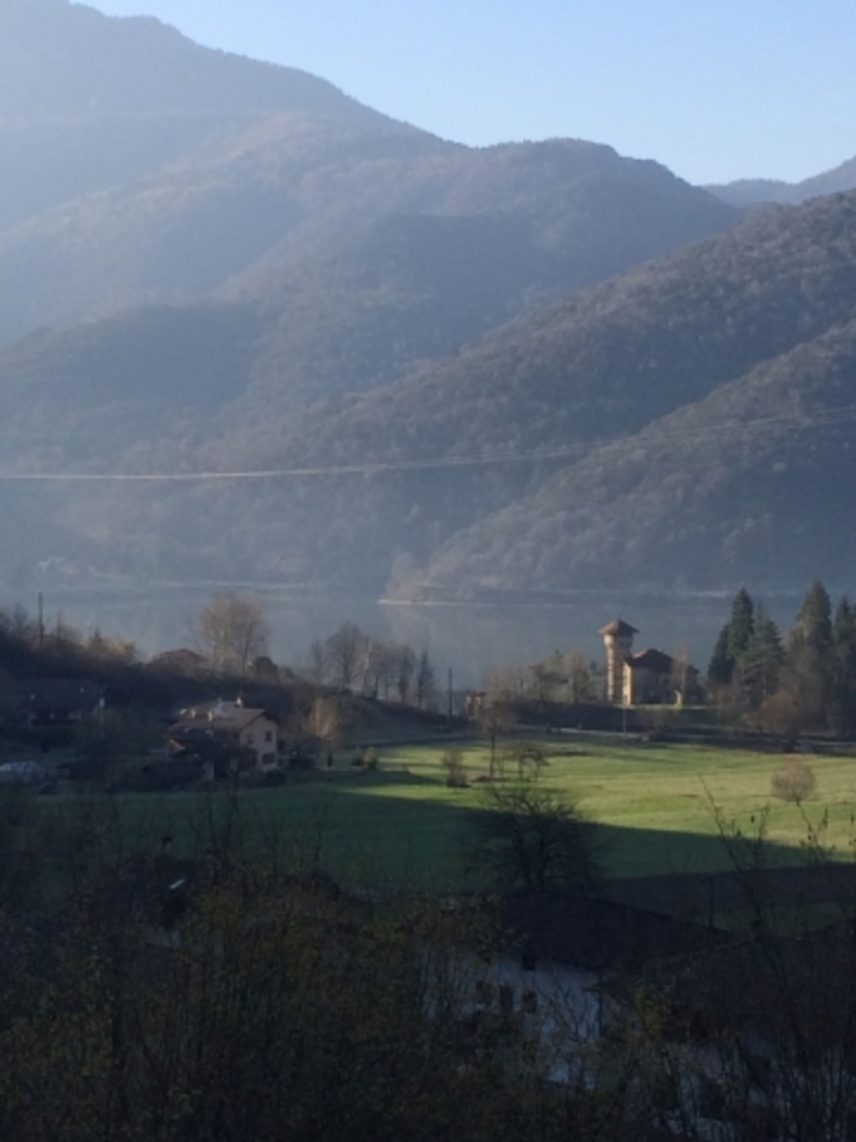 Traumhafter Blick ins Grüne und zum Ledrosee