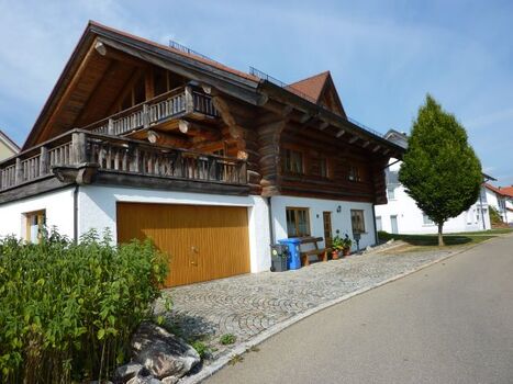 Haus im Sommer