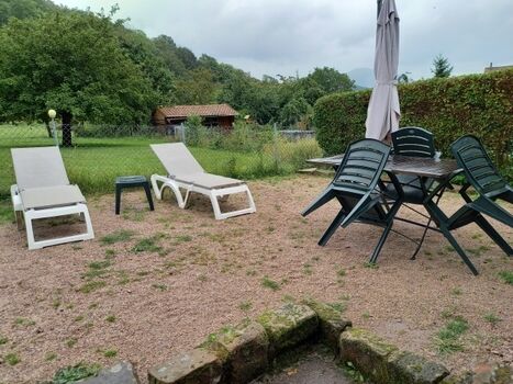 komplett eingezäunter Garten