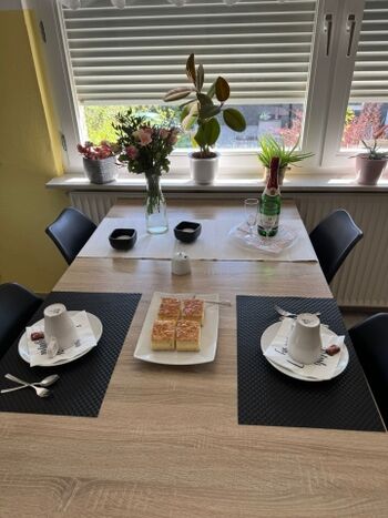 Küche - Esstisch für bis zu 6 Personen