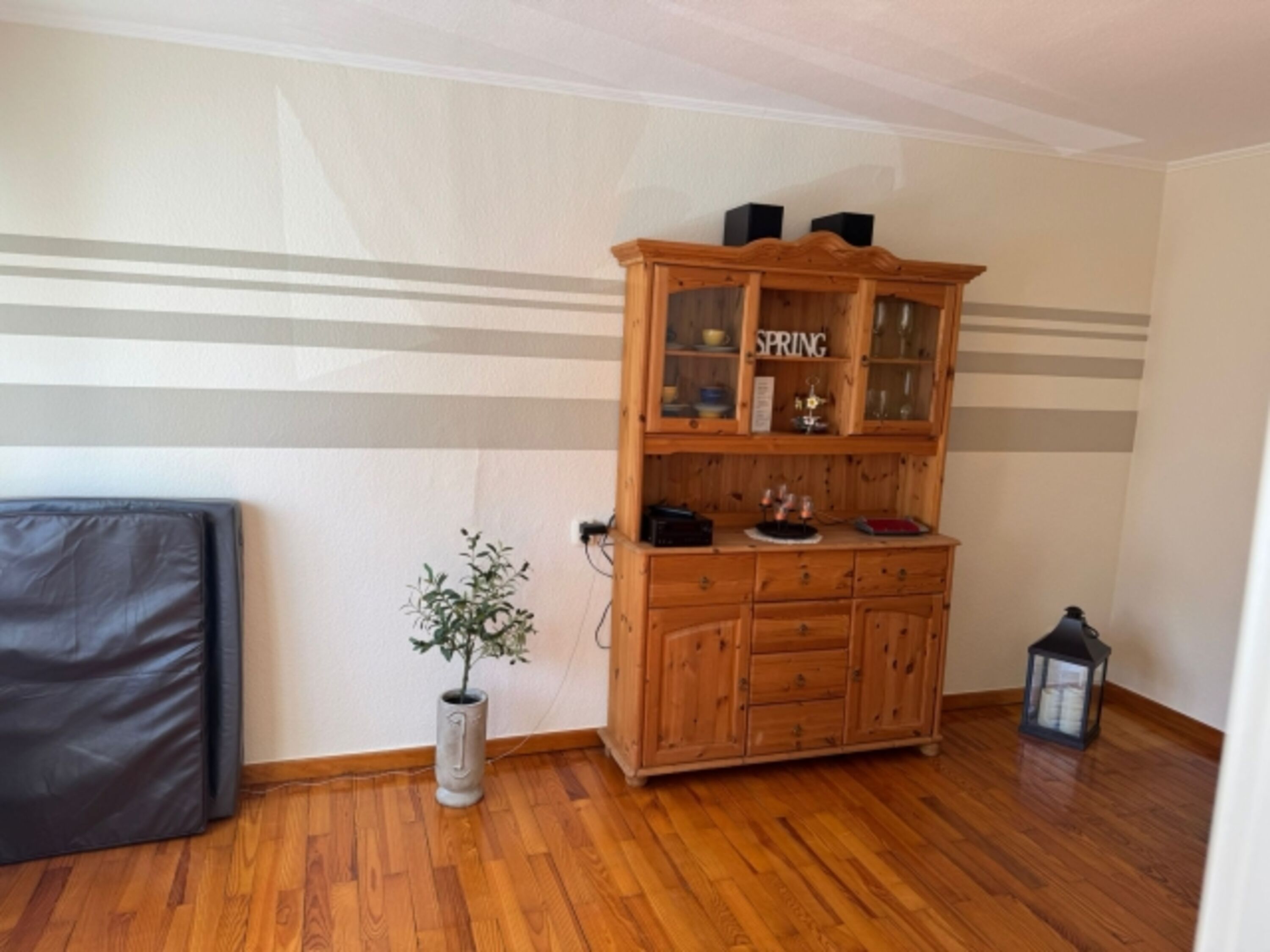 Wohnraum neu renoviert 2025