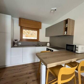 neue komplett eingerichtete Küche