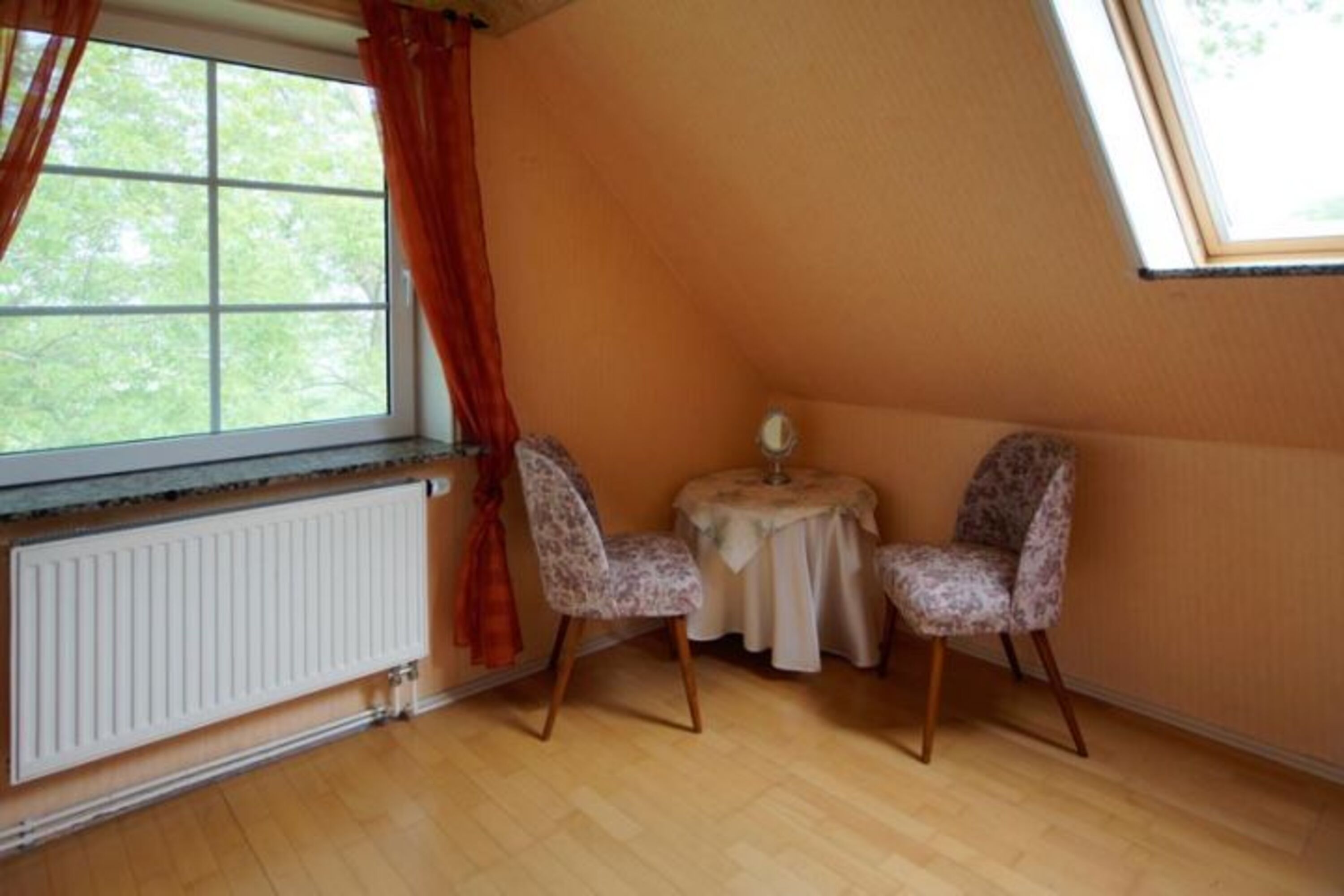 Schlafzimmer 2