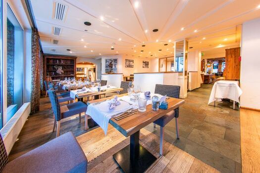 Vierbeiner dürfen bei uns mit ins Restaurant