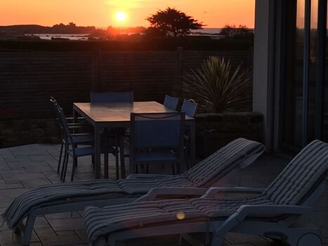 Sonnenuntergang von der Terrasse aus gesehen - Ein Traum !