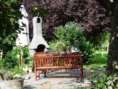 Terrasse mit Kamingrill