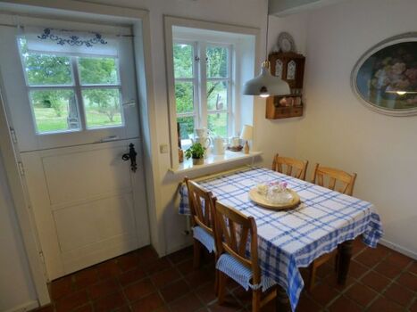 Küche mit 4 Sitzplätzen