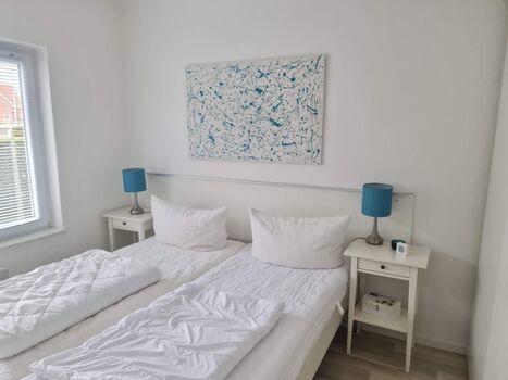 Schlafzimmer mit Doppelbett 160x200