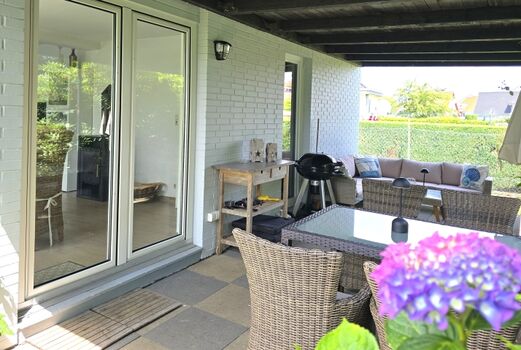 überdachte Terrasse