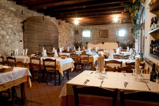 Das Restaurant "La Pesa" liegt etwa 50 Meter vom Hof entfernt