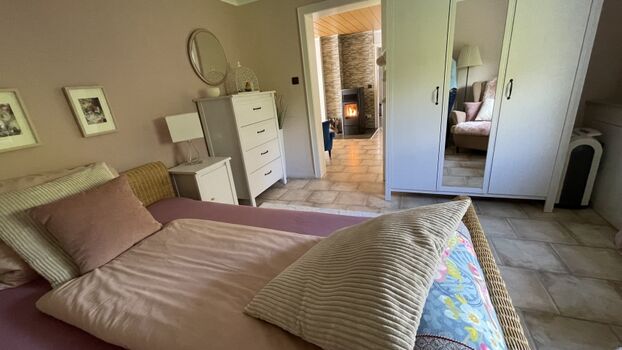 Im 2. Schlafzimmer ein 1,40 breites Bett