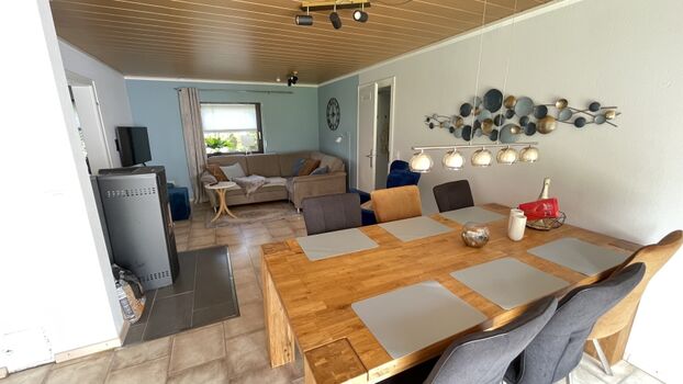 Das Wohn und Esszimmer im Ferienhaus Otto.