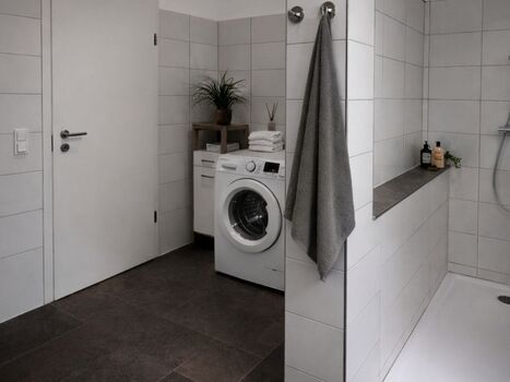 Duschbad mit Waschmaschine