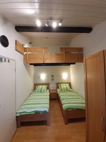 Kinderschlafzimmer mit 3 Schlafplätzen