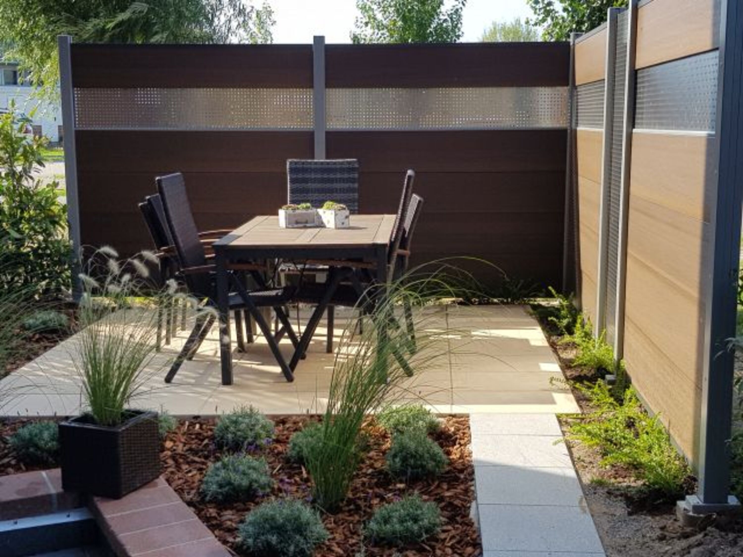 Garten mit Zaun