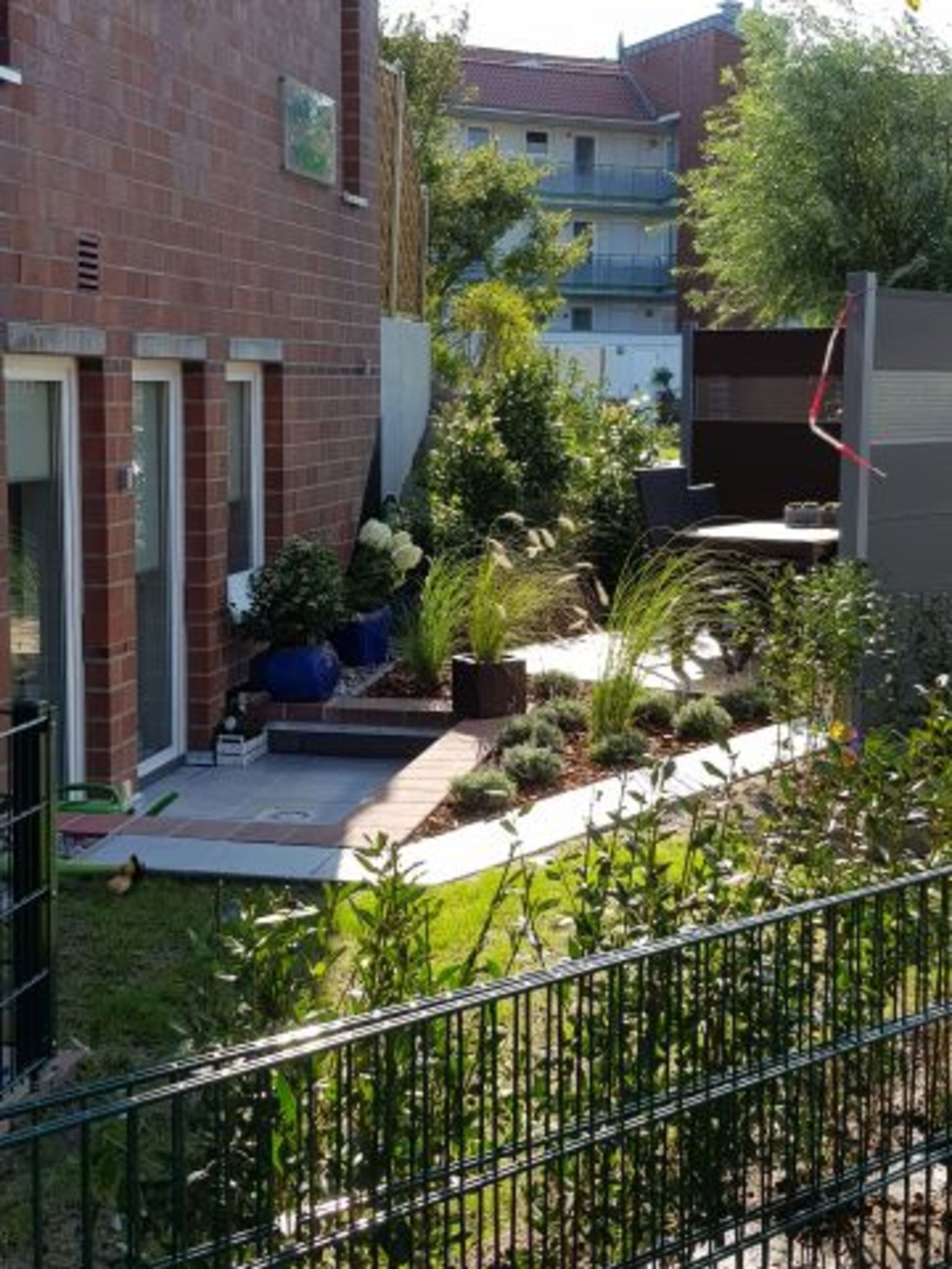 Garten mit Zaun
