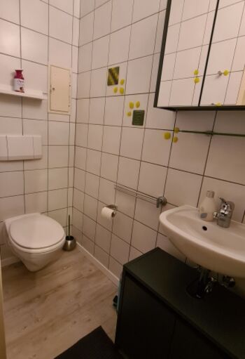 WC Schlafzimmer 1 mit Waschbecken