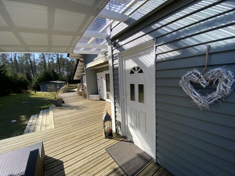 Überdachter Eingangsbereich