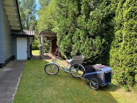 Wir haben auch einen Anhänger für Hunde bis mittlere Größe