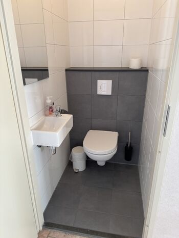 Separate Toilette EG