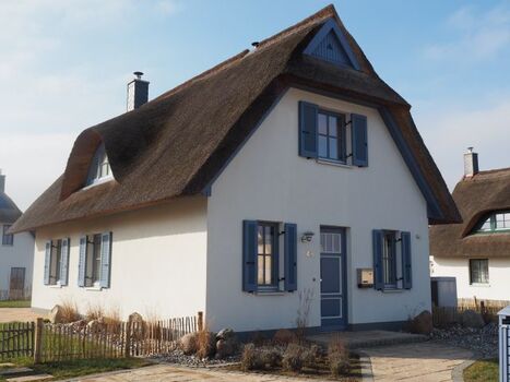 Huus Poeler Wiek- umzäunter Garten.