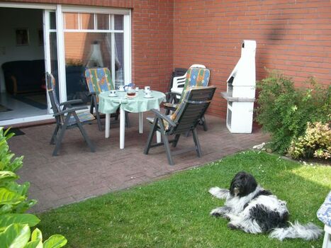Terrasse mit Garten