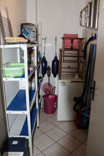 Abstellraum mit Gefriertruhe